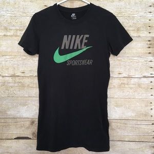 ON SALE! Nike Sportswear T-Shirt Youth size M